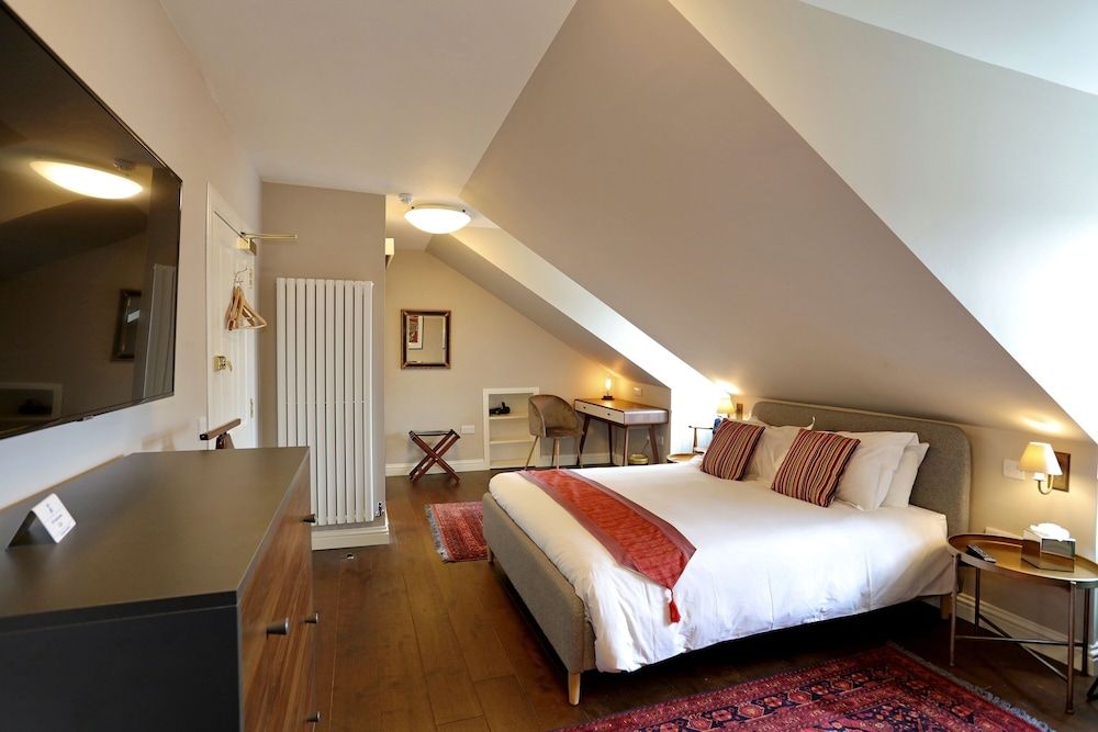 Sheridan Guest House Deluxe Double Room, Ensuite, City View (7) 8