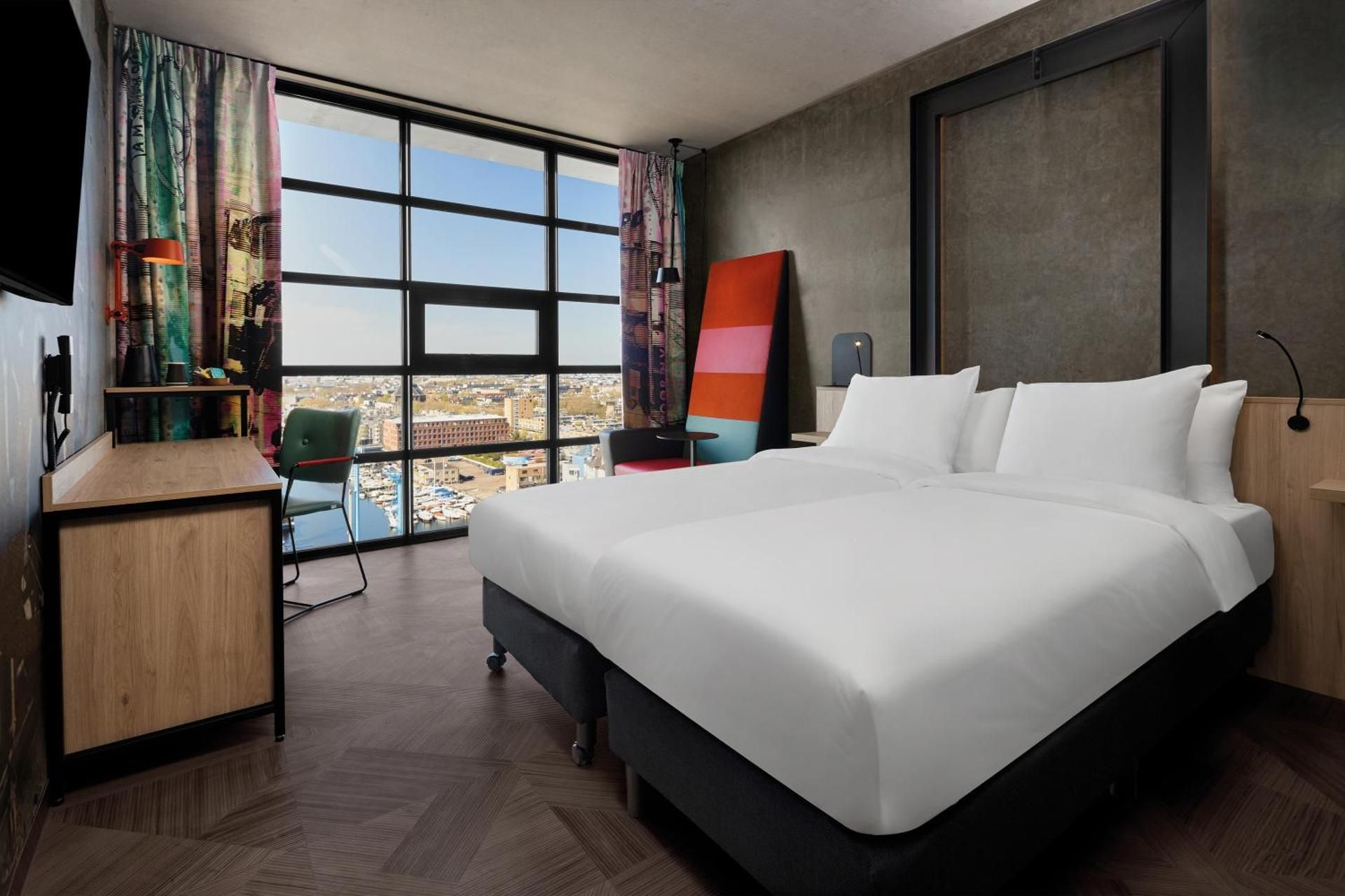 Panoramic City View Twin Room