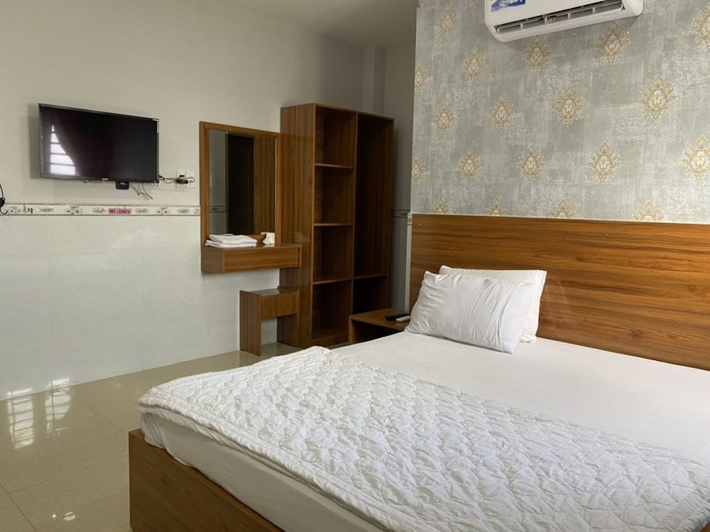 undefined Hung Phu 1 Hotel 5