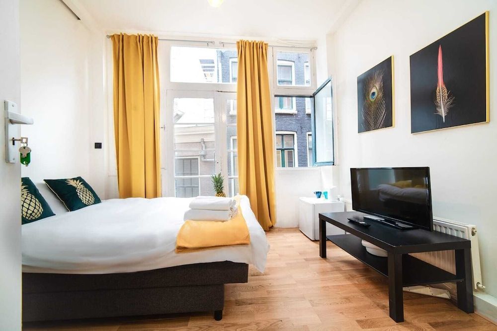 undefined Amazing B&B 5