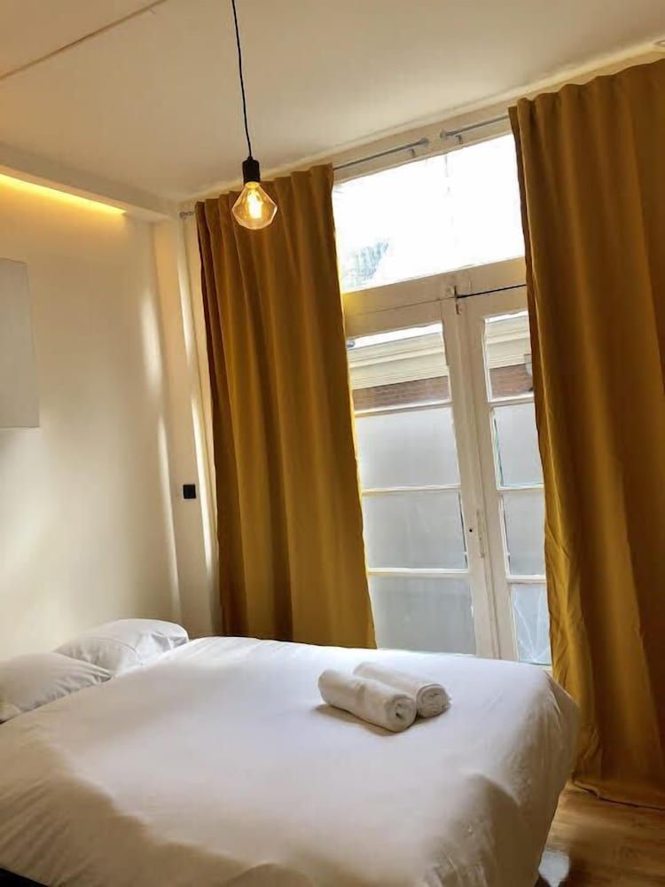 undefined Amazing B&B 8