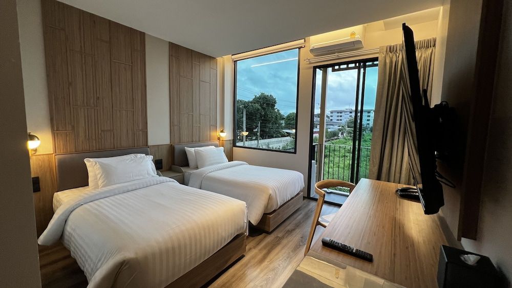 undefined Shan Villas Sukhumvit 2