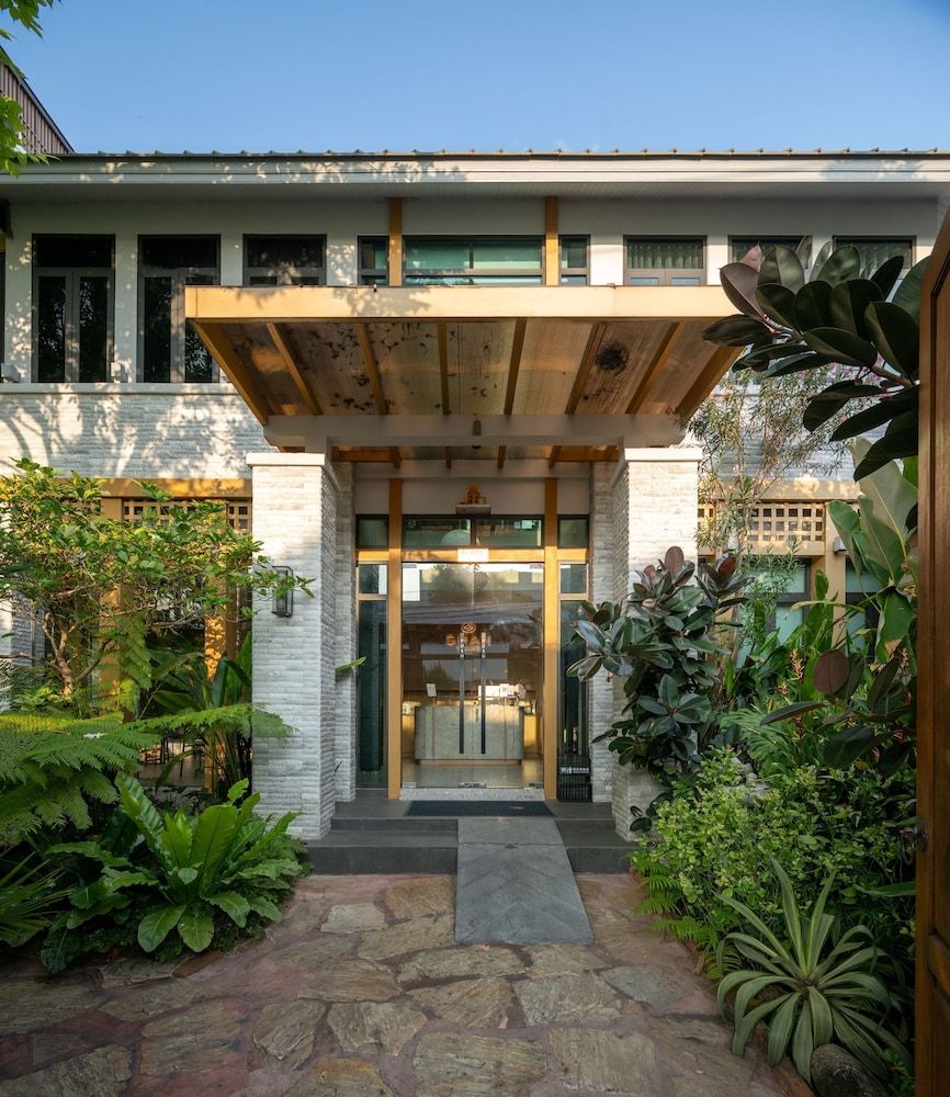 undefined Shan Villas Sukhumvit 8