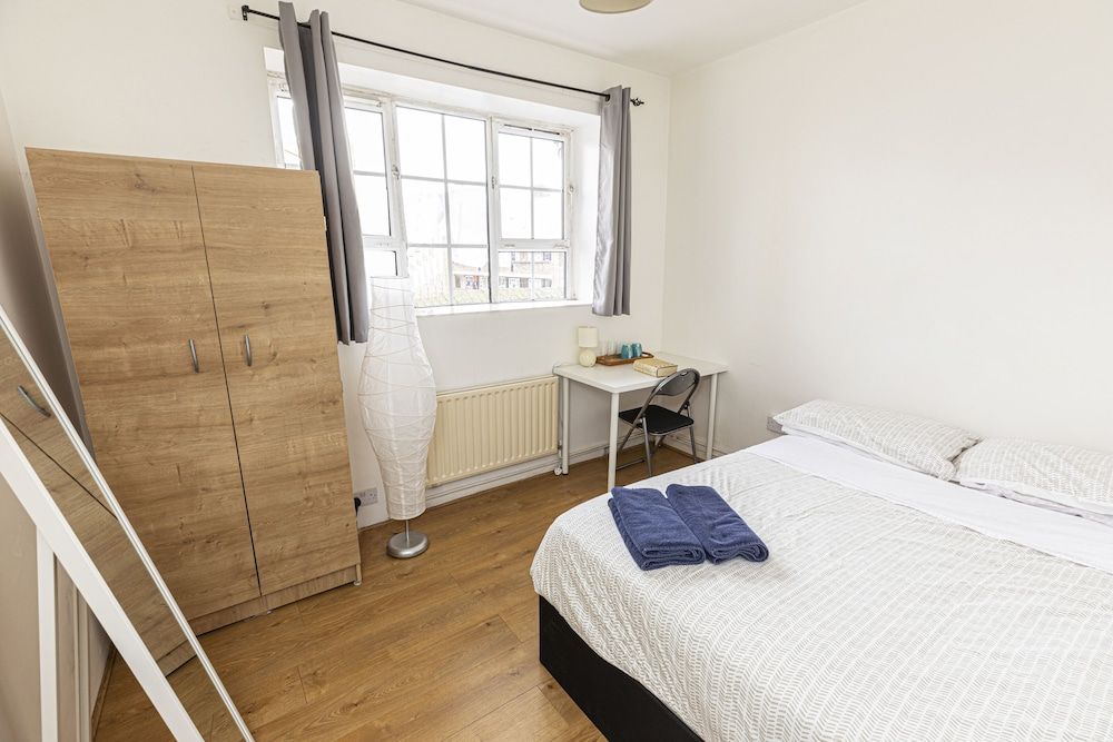 Tower Bridge Accommodation - 11 Double Room 14 4