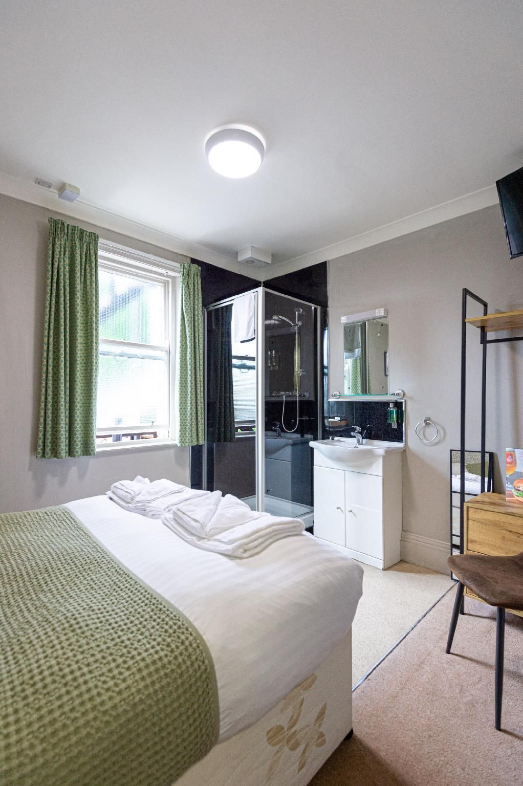 Double room-Shared Bathroom