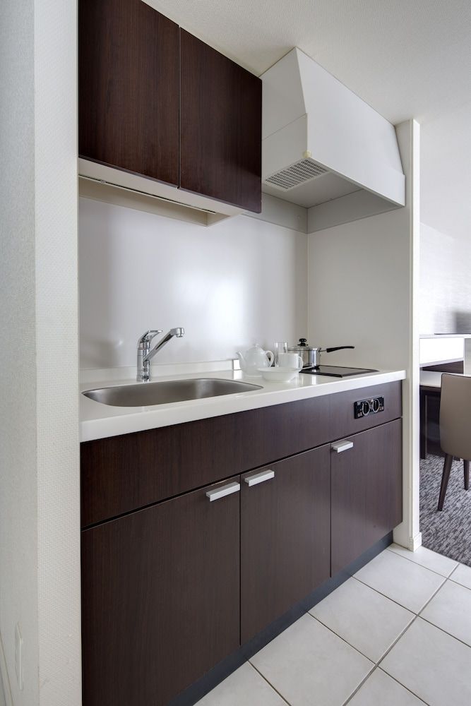 Somerset Ginza East Tokyo Comfort Double Room 7