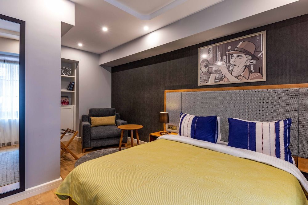 Sala Suites Deluxe Suite 4