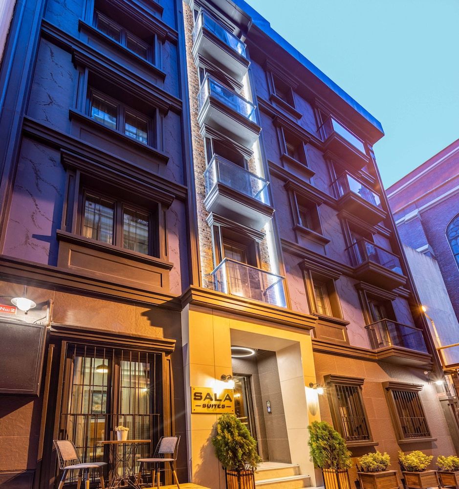 undefined Sala Suites 10