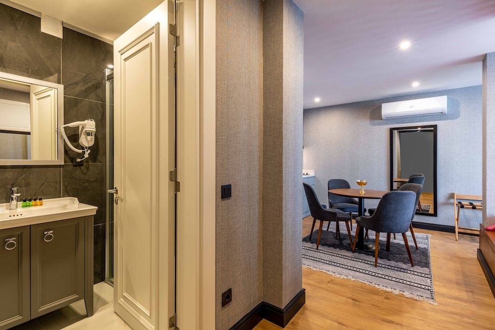 Sala Suites Panoramic Studio Suite, Terrace 10