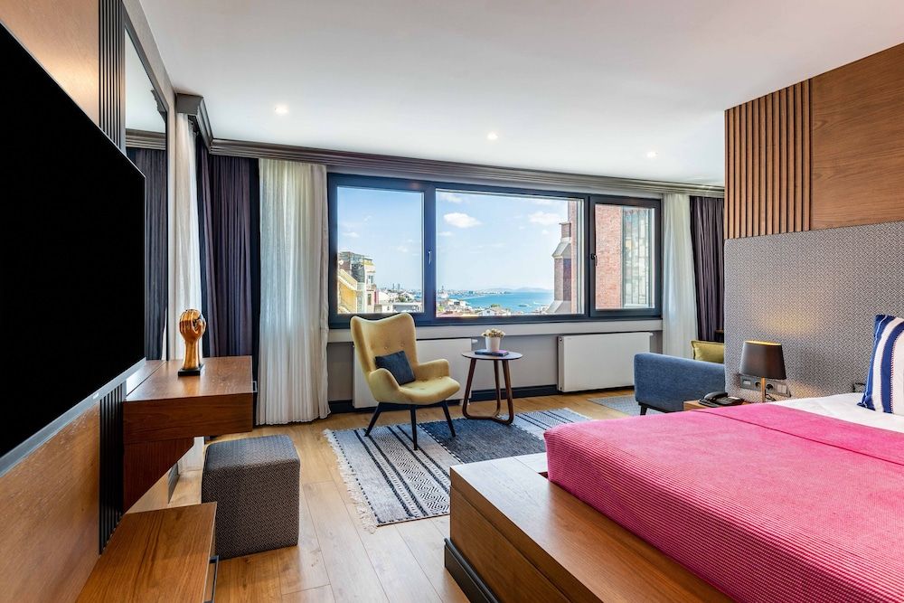 undefined Sala Suites 5