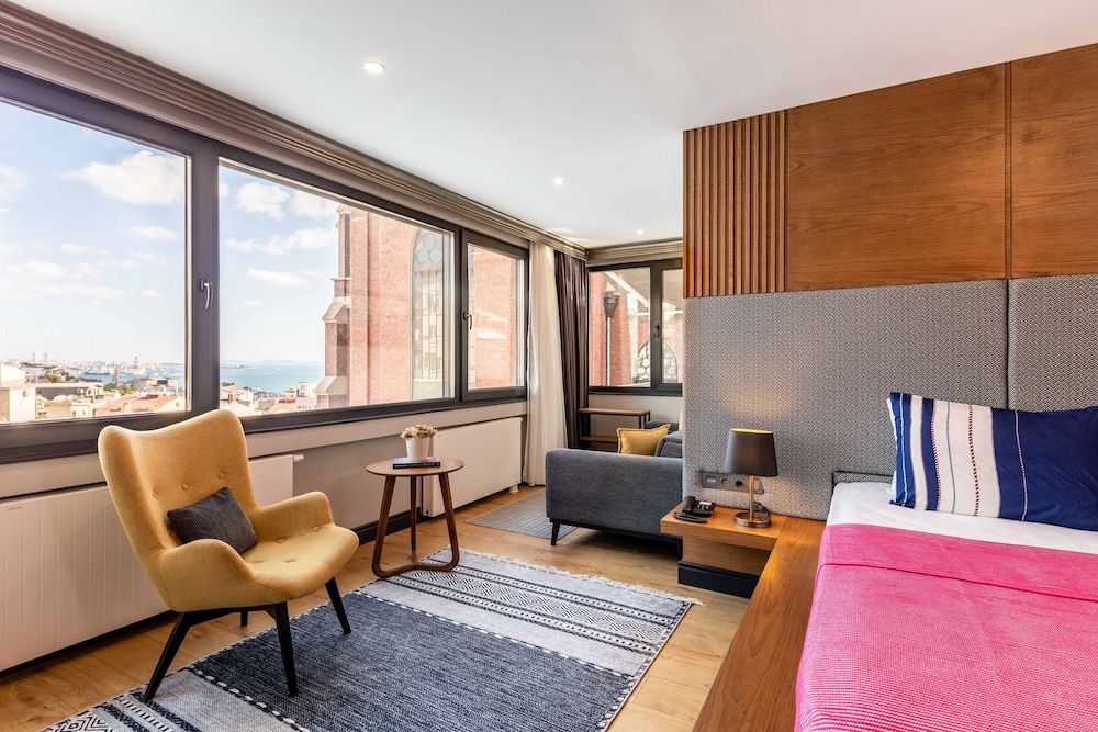 Sala Suites Panoramic Studio Suite, Terrace 8