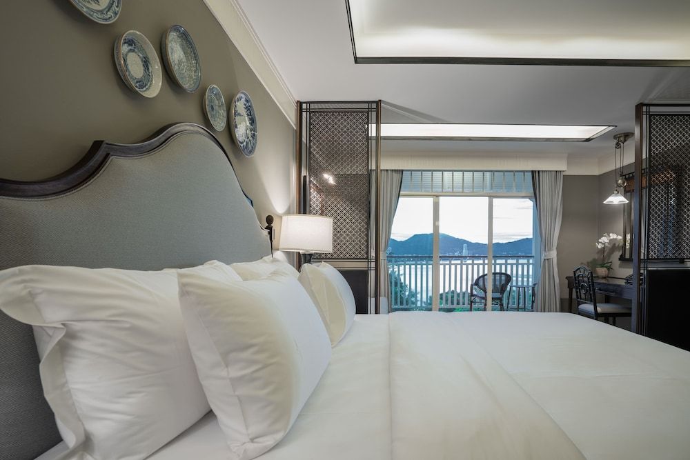 Deluxe Room with Sea View