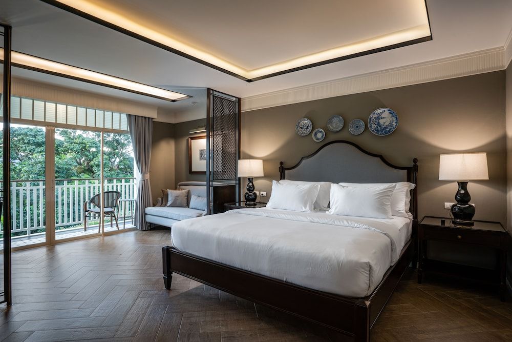 Deluxe Room with Sea View