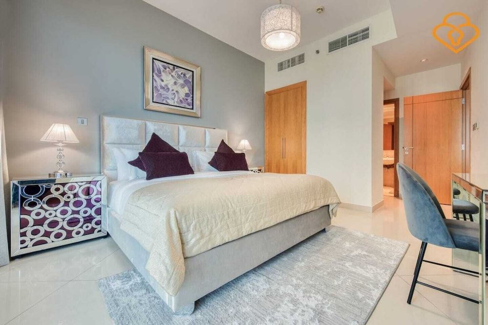 undefined Marina Trident Grand 8