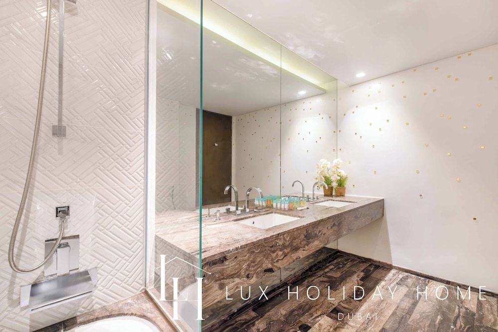 LUX - Lavish Suite Palm Jumeirah view 3 Deluxe Apartment 4