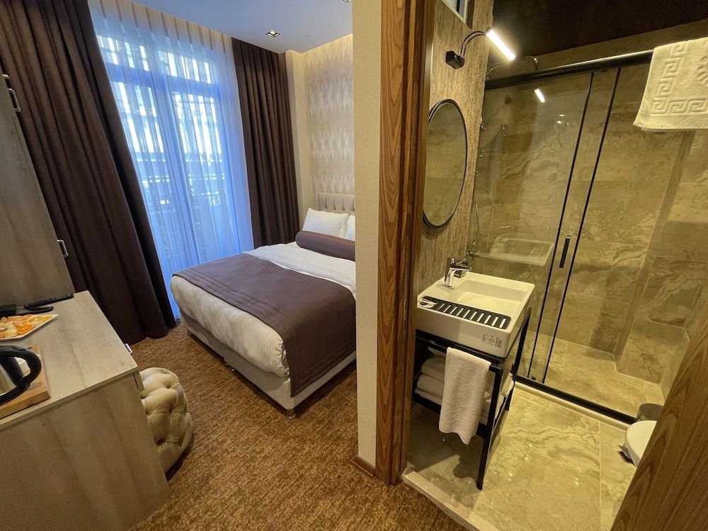 Weingart Seaside Hotel Standard Double Room 7