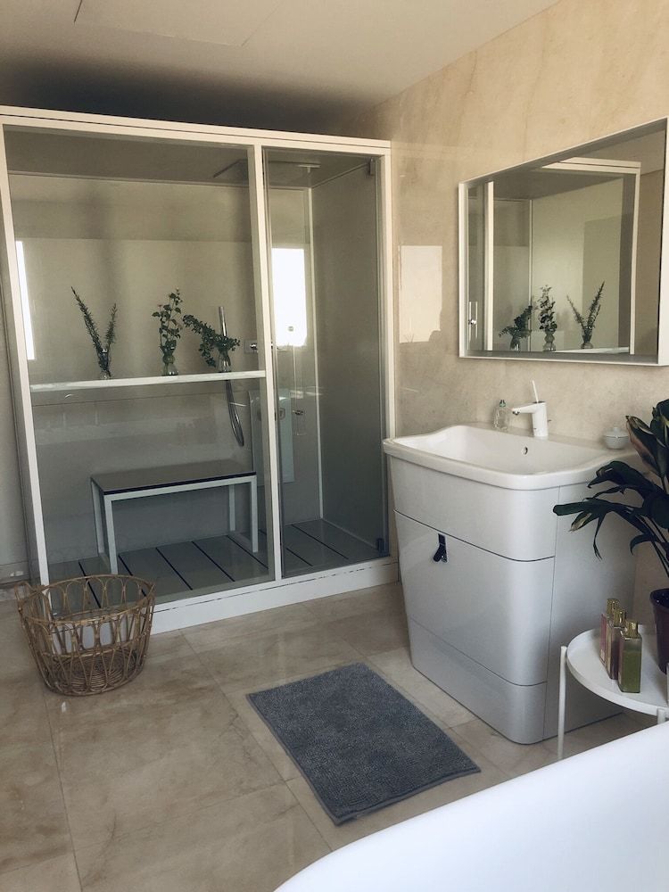 Impeccable 5 Beds Villa in Dubai Villa 16