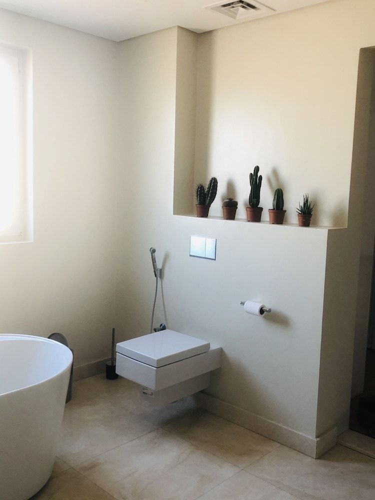 Impeccable 5 Beds Villa in Dubai Villa 11