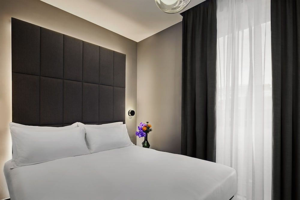 AMANO Covent Garden Economy Room 2