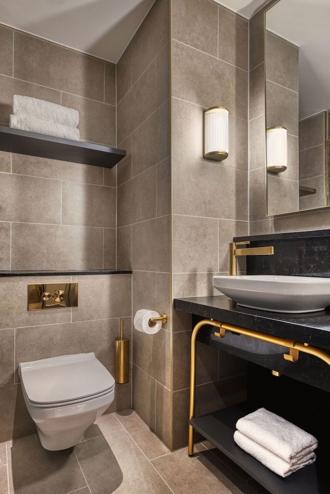 AMANO Covent Garden Comfort Room 5