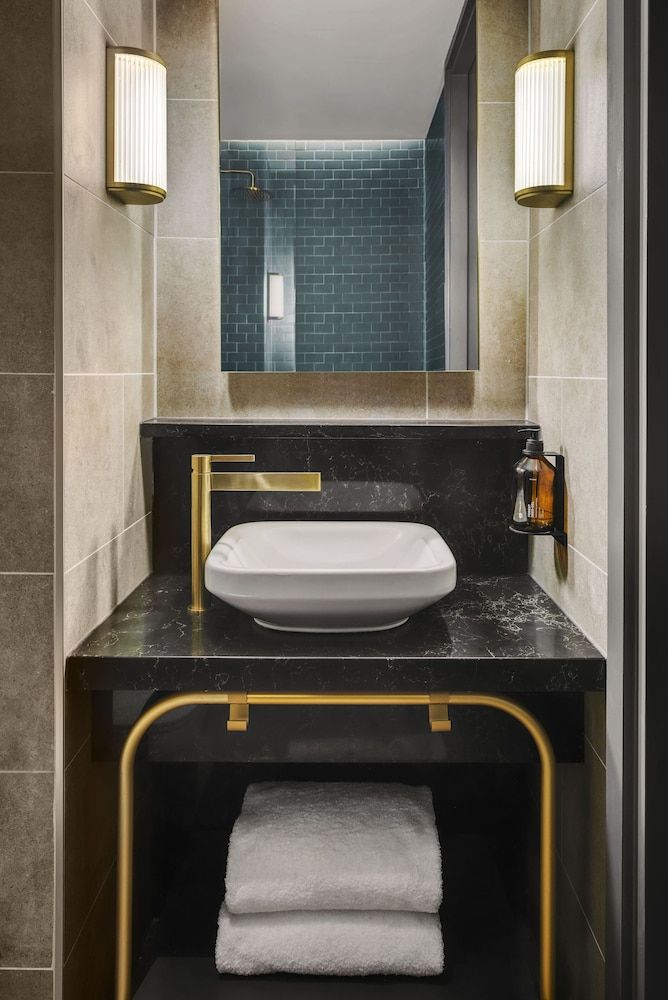 AMANO Covent Garden Economy Room 5