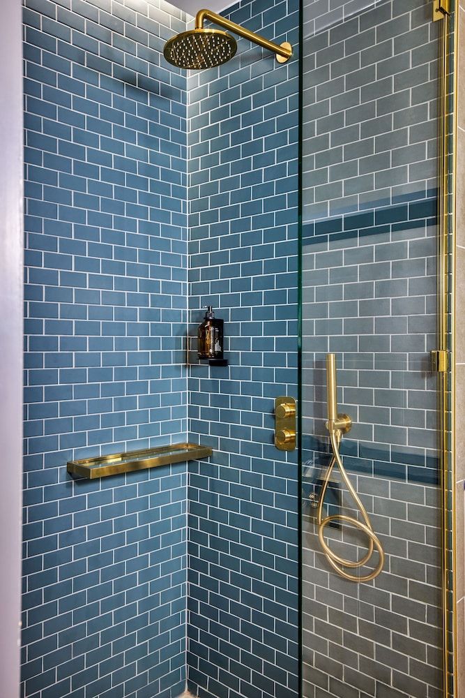 AMANO Covent Garden Economy Room 6