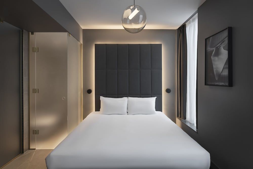 AMANO Covent Garden Comfort Room 2