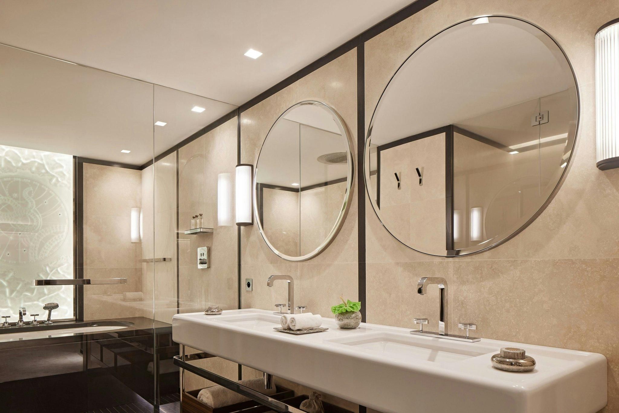 Deluxe Suite Terrace, Suite, 1 King or 2 Twin, Courtyard view, Terrace