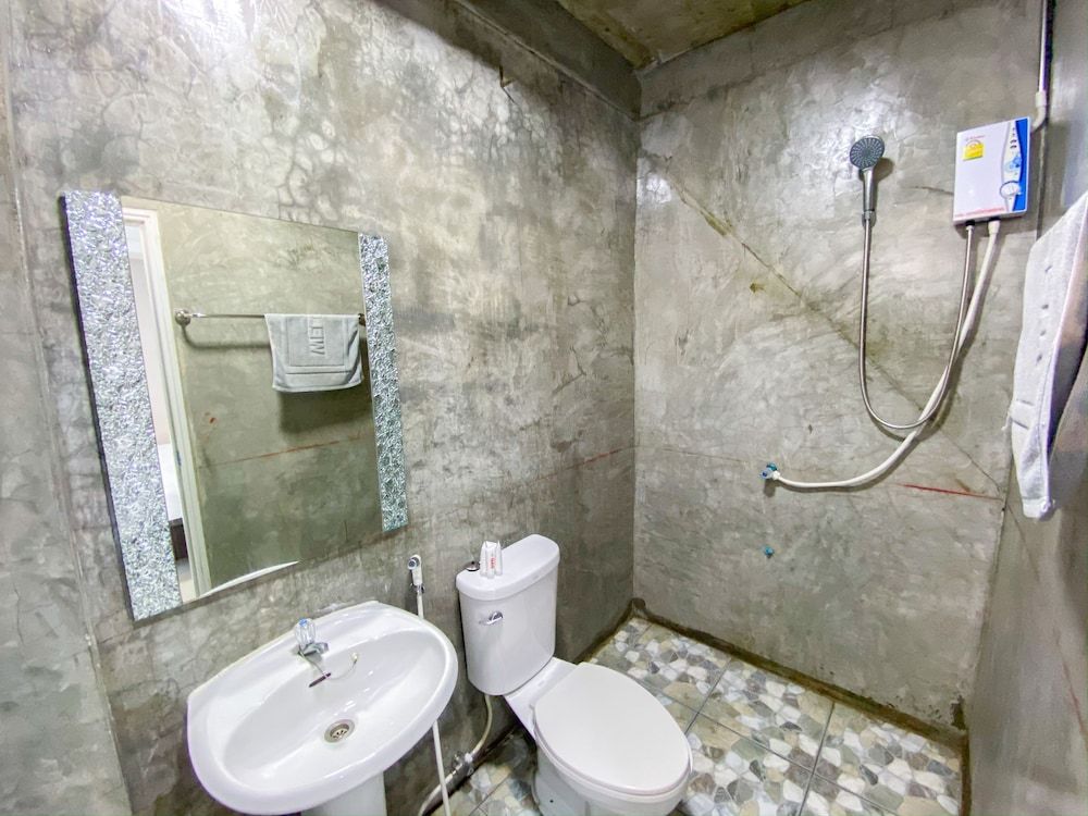 Delighted Bangkok Hotel Superior Double or Twin Room 16