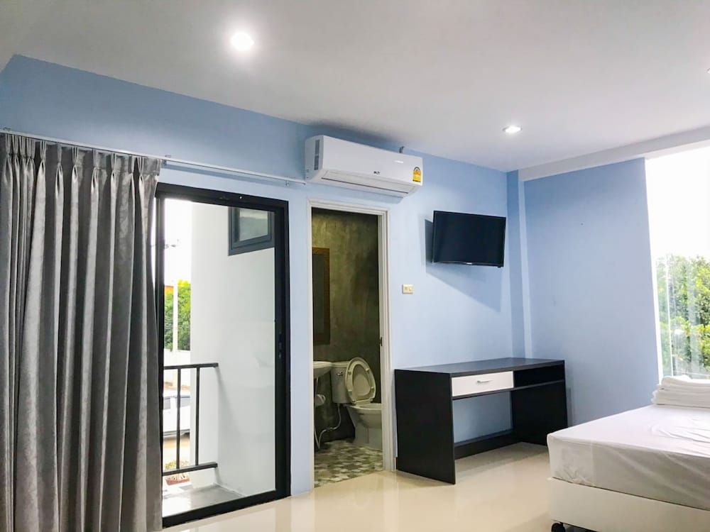 Delighted Bangkok Hotel Superior Romance 9