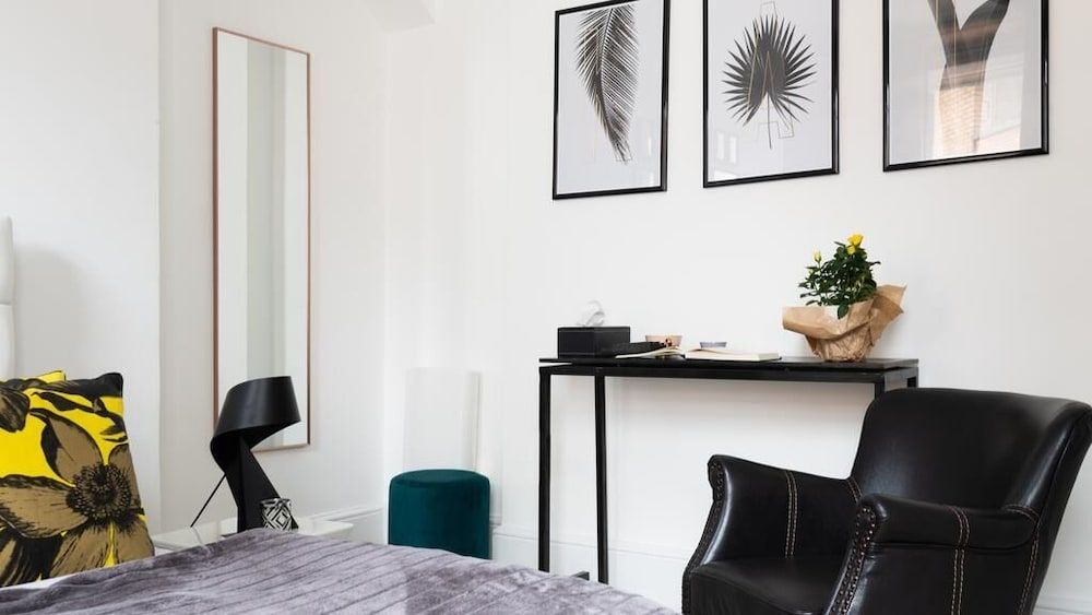 Moments Superior House 15