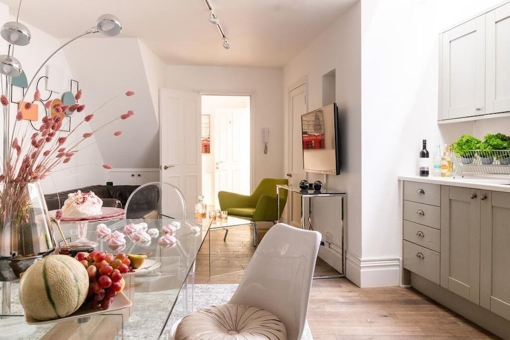 Moments Superior House 21