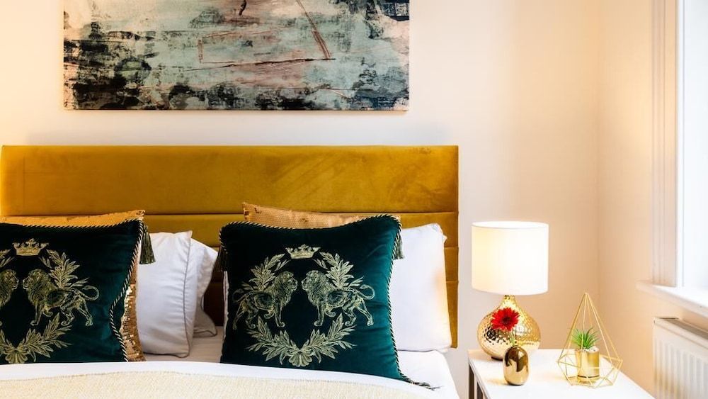 Moments Superior House 11