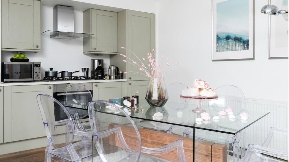 Moments Superior House 19