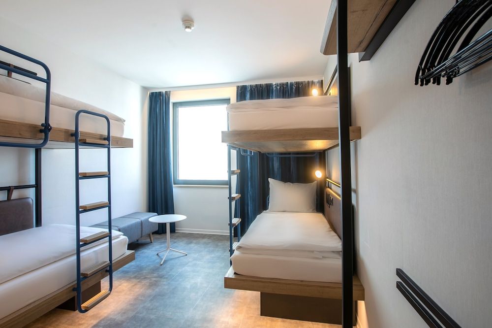 undefined H2 Hotel Budapest 9