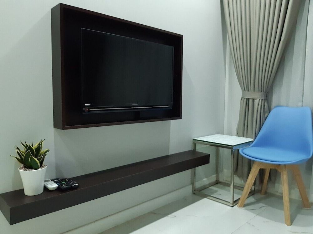 The Six Hotel Deluxe Double Room 12