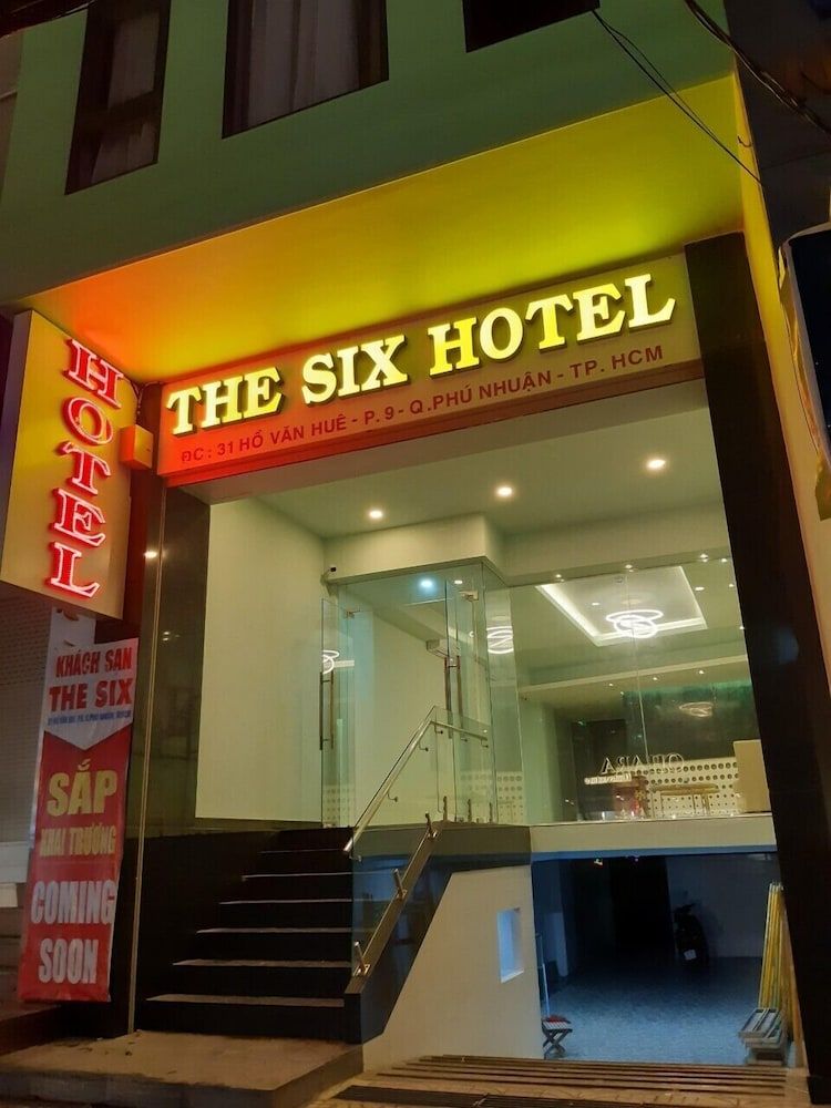 undefined The Six Hotel
