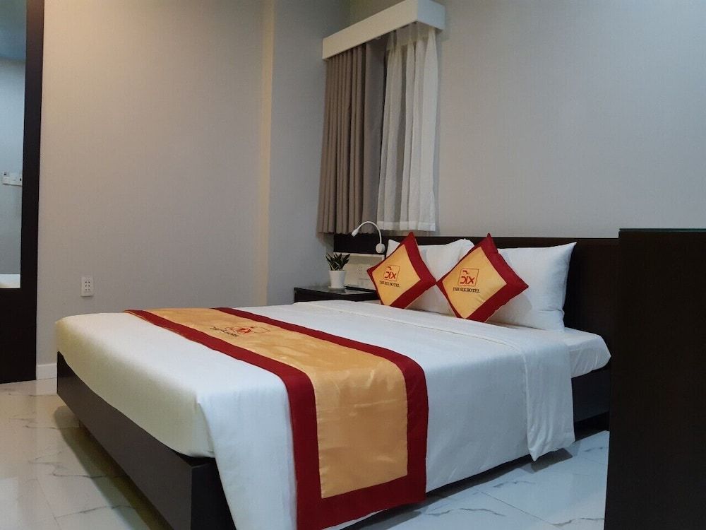 The Six Hotel Basic Double Room 2