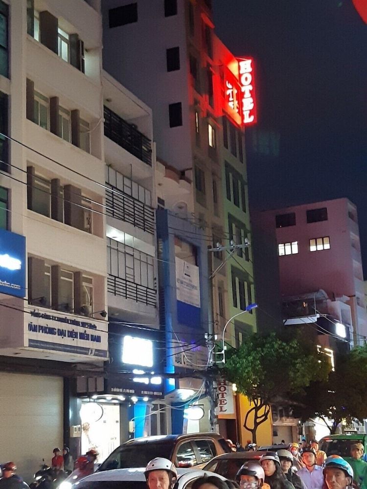 undefined The Six Hotel 5