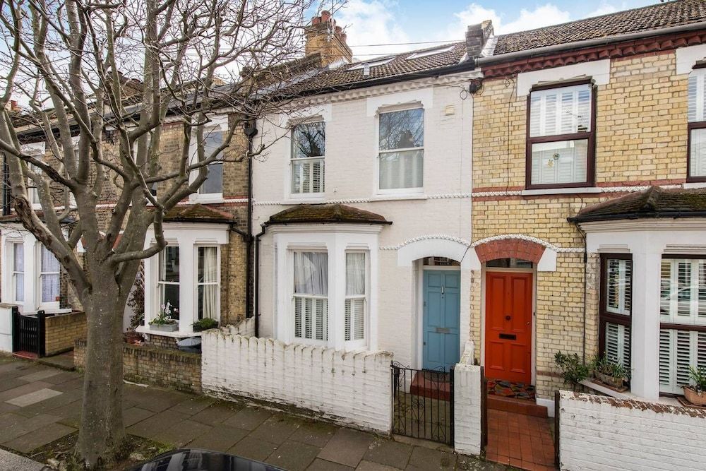 undefined Fabulously British 3 Bed House near Battersea Park