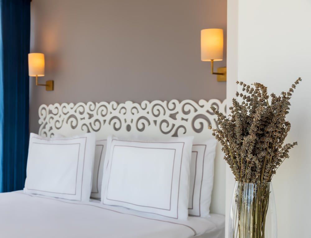 Petros Hotel Classic Room 3