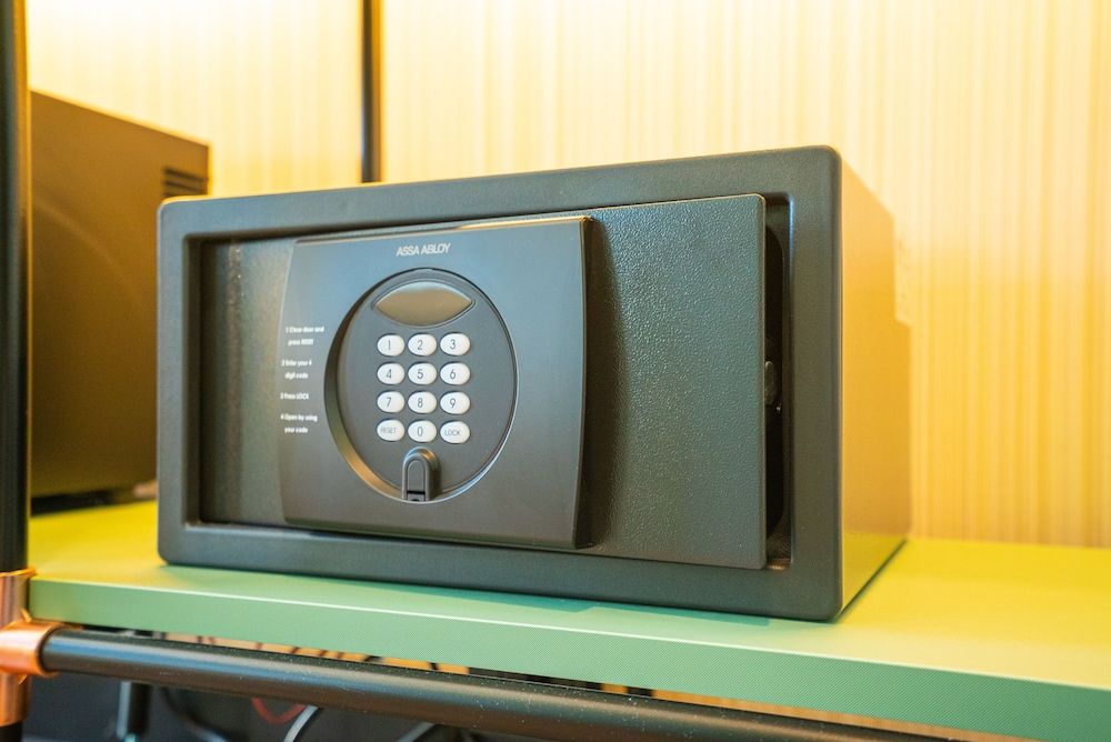 Akeah Hotel Gran Via Double Room 13