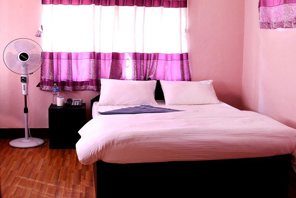 Mitra garden Inn Double Room 3