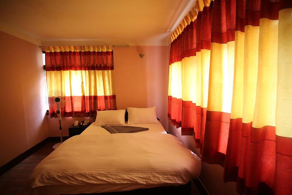 Mitra garden Inn Deluxe Room 2