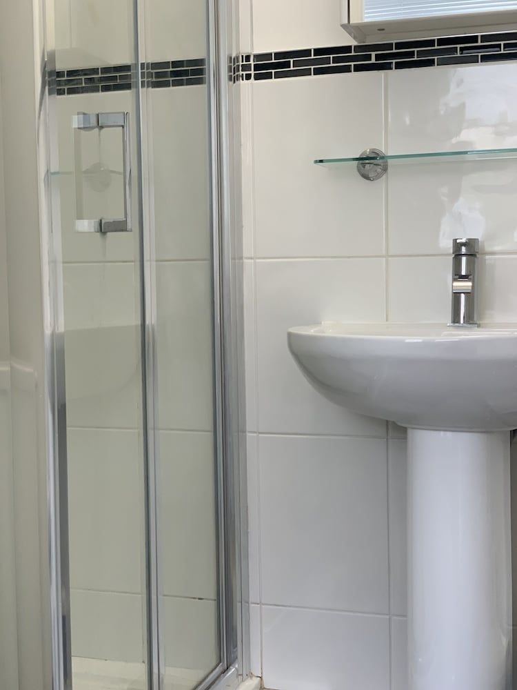 20 Forest Drive West Apartments Apartment, 1 Bedroom (Apt 4) 3