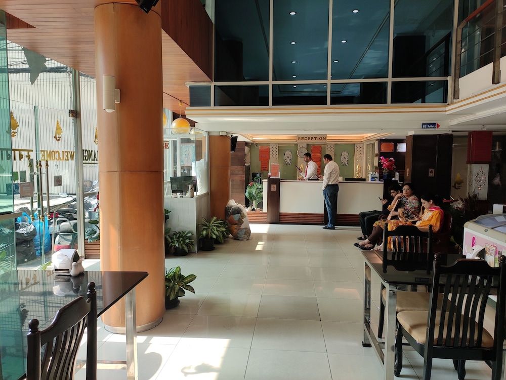 undefined Hotel Asok Inn 7