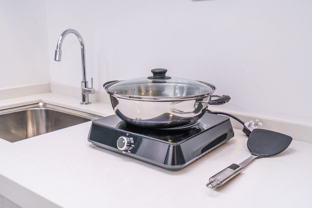 OYO Home 89596 Amazing 2br 3 Towers Classic Room 13