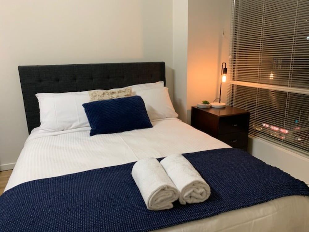 undefined BHB CBD Dream - Wine Netflix Wifi Views 7