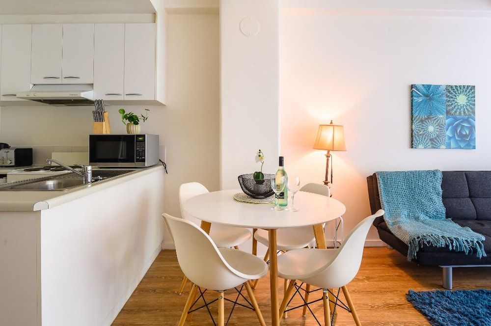 undefined BHB CBD Dream - Wine Netflix Wifi Views 9