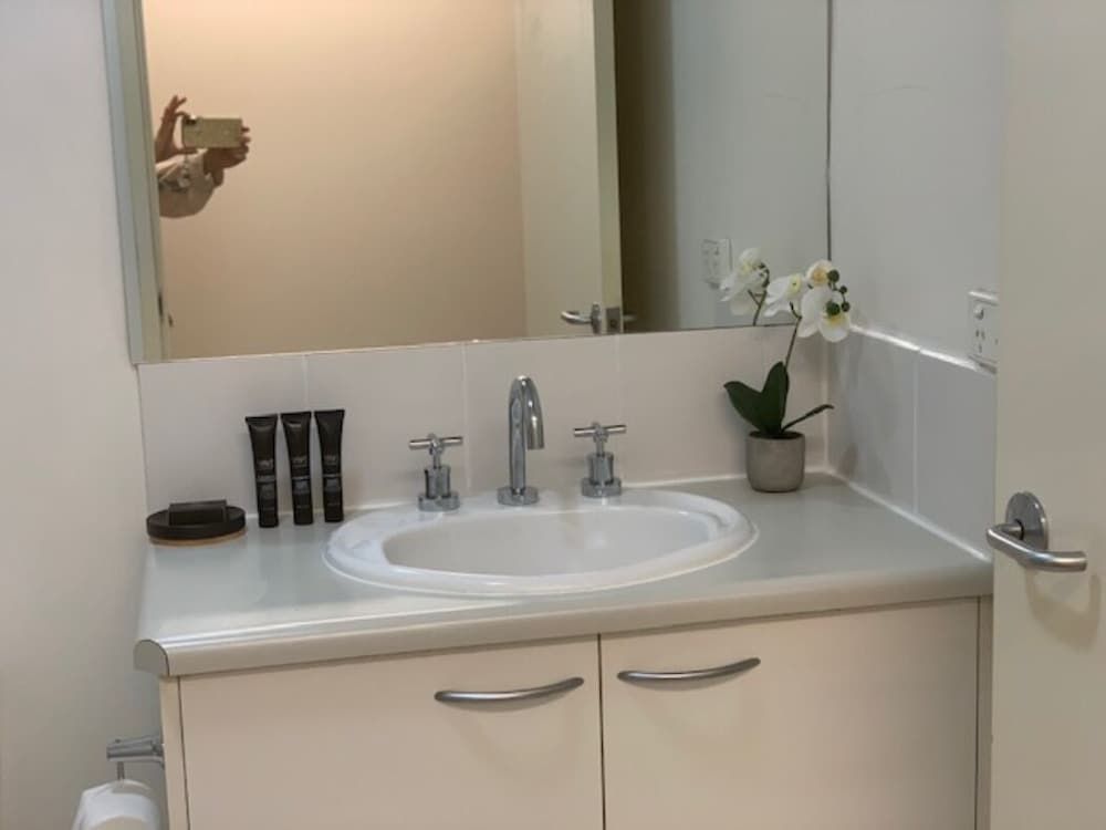 BHB CBD Dream - Wine Netflix Wifi Views Studio Apartment 20